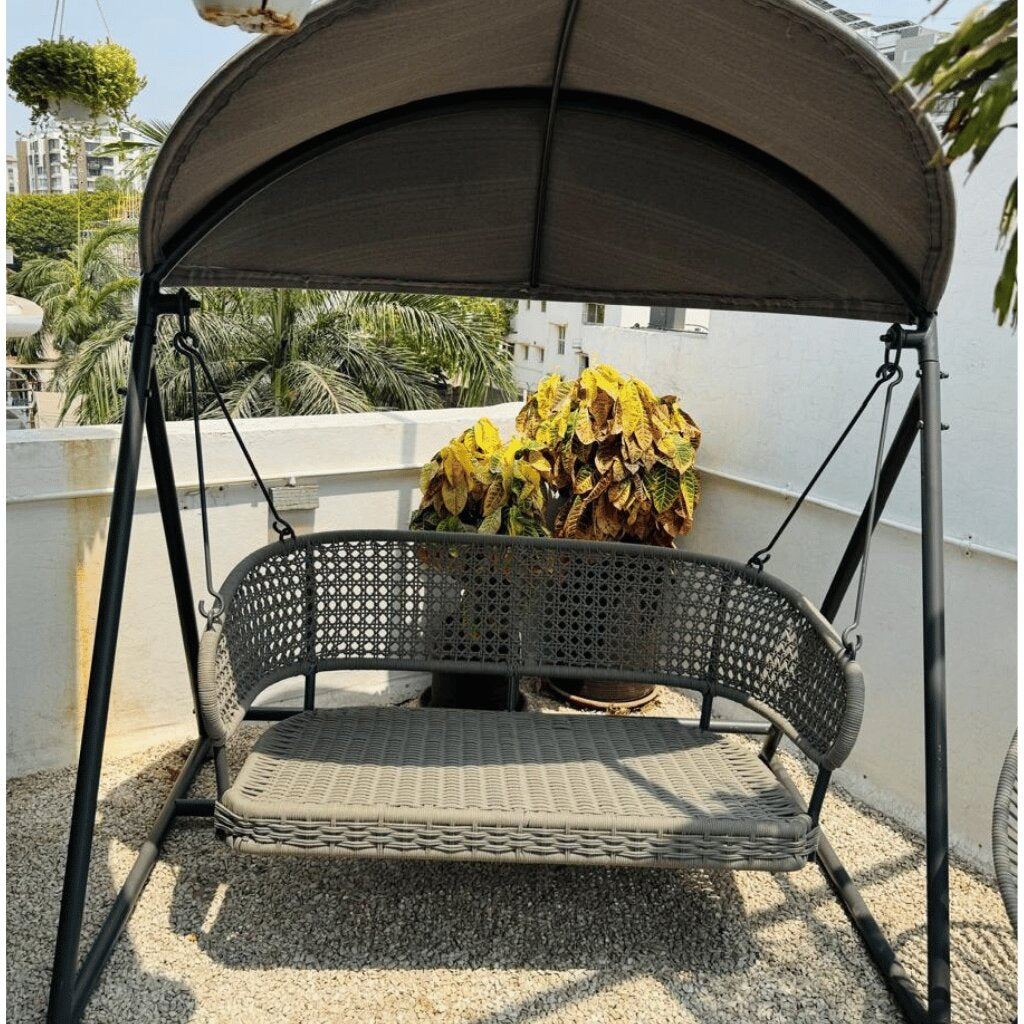 Outdoor Swing – Durable Rattan, Plush Seating