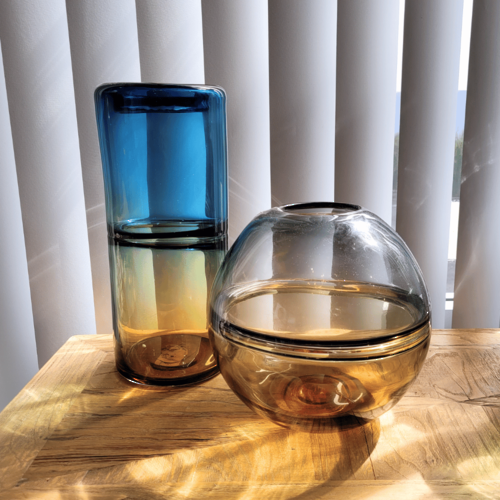 Color gradient glass vase