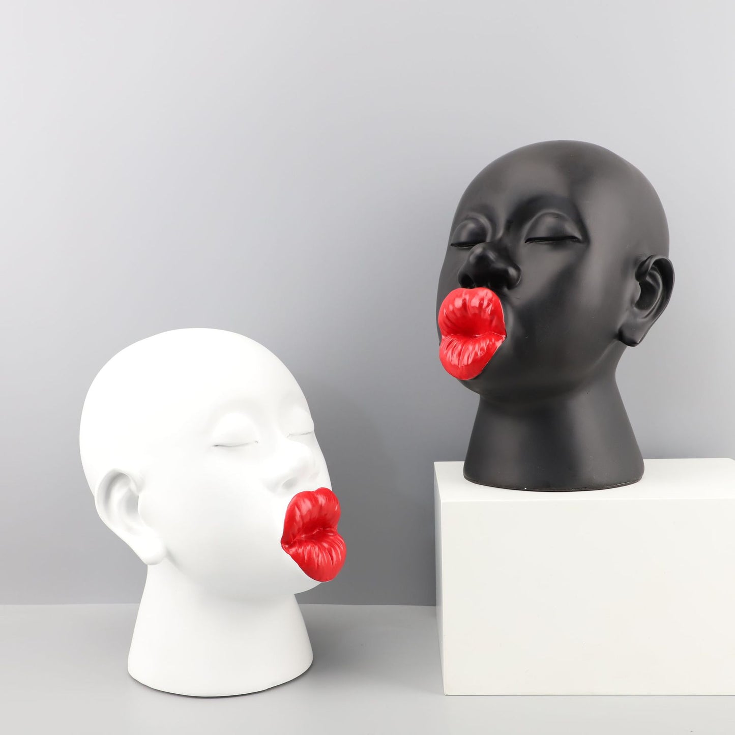 Kiss blow lady face table decor