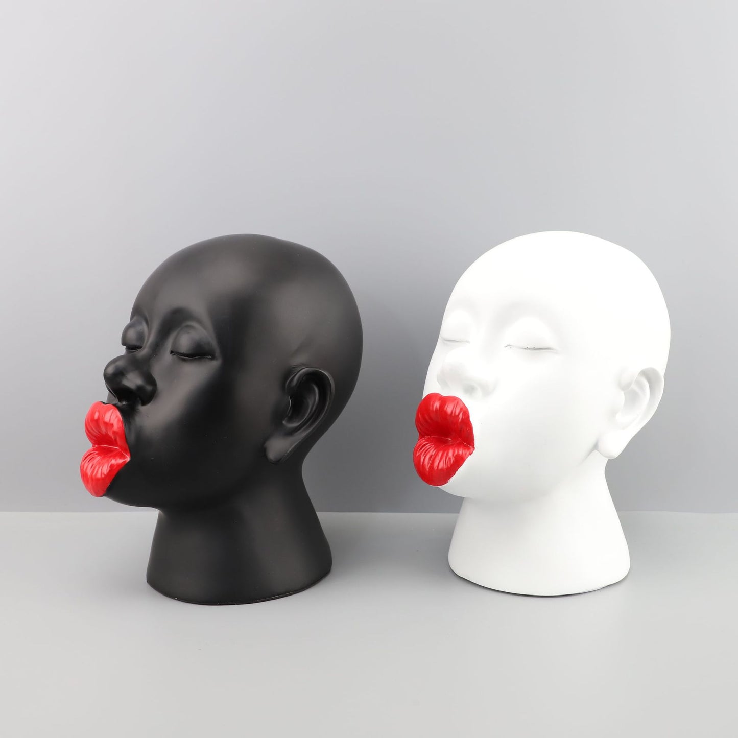 Kiss blow lady face table decor